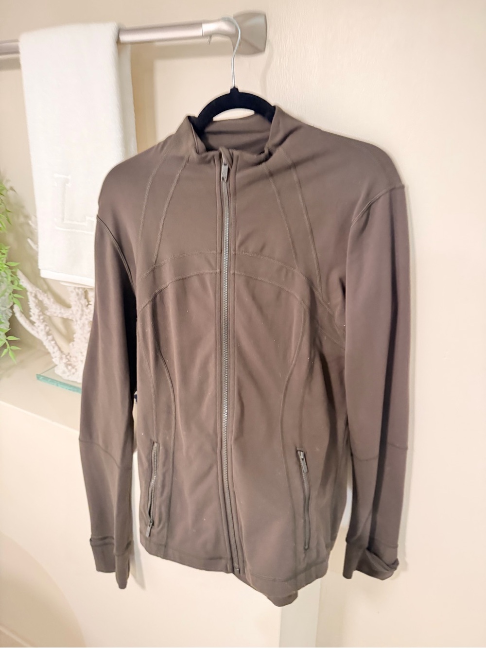 lululemon athletica Men's Full-Zip Jacket in Taupe Brown